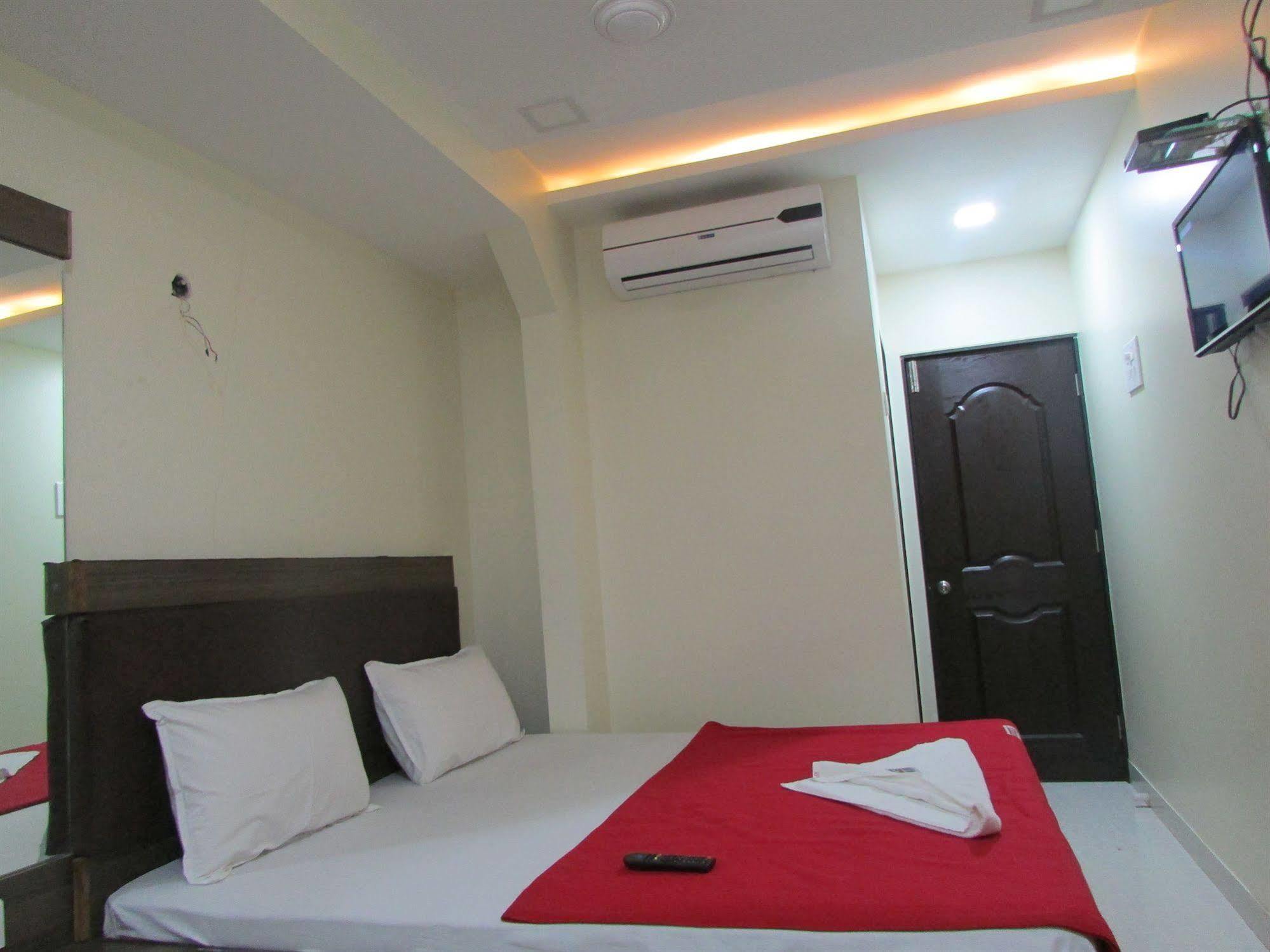 Hotel Royal Annex Bombay Esterno foto