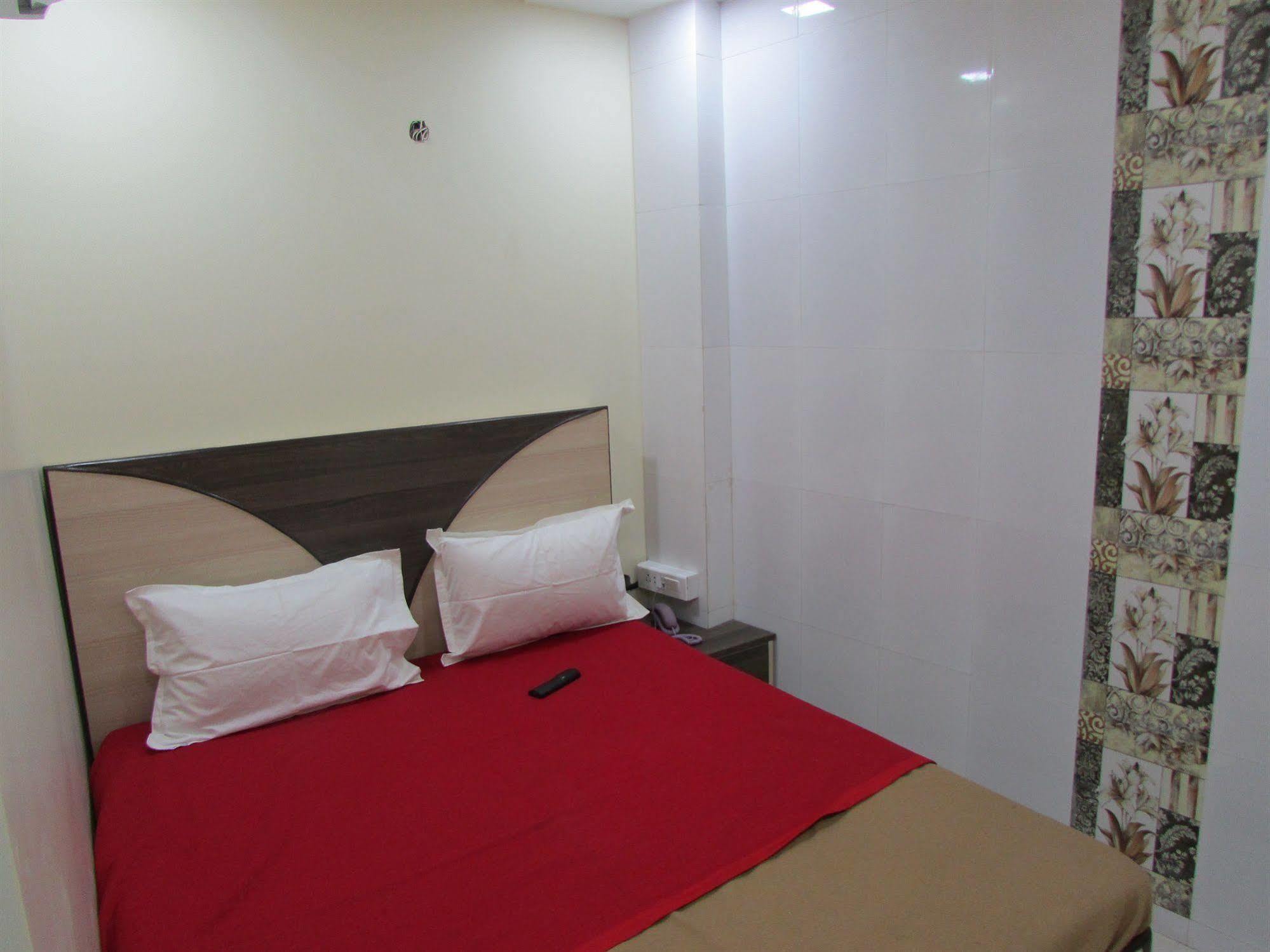 Hotel Royal Annex Bombay Esterno foto