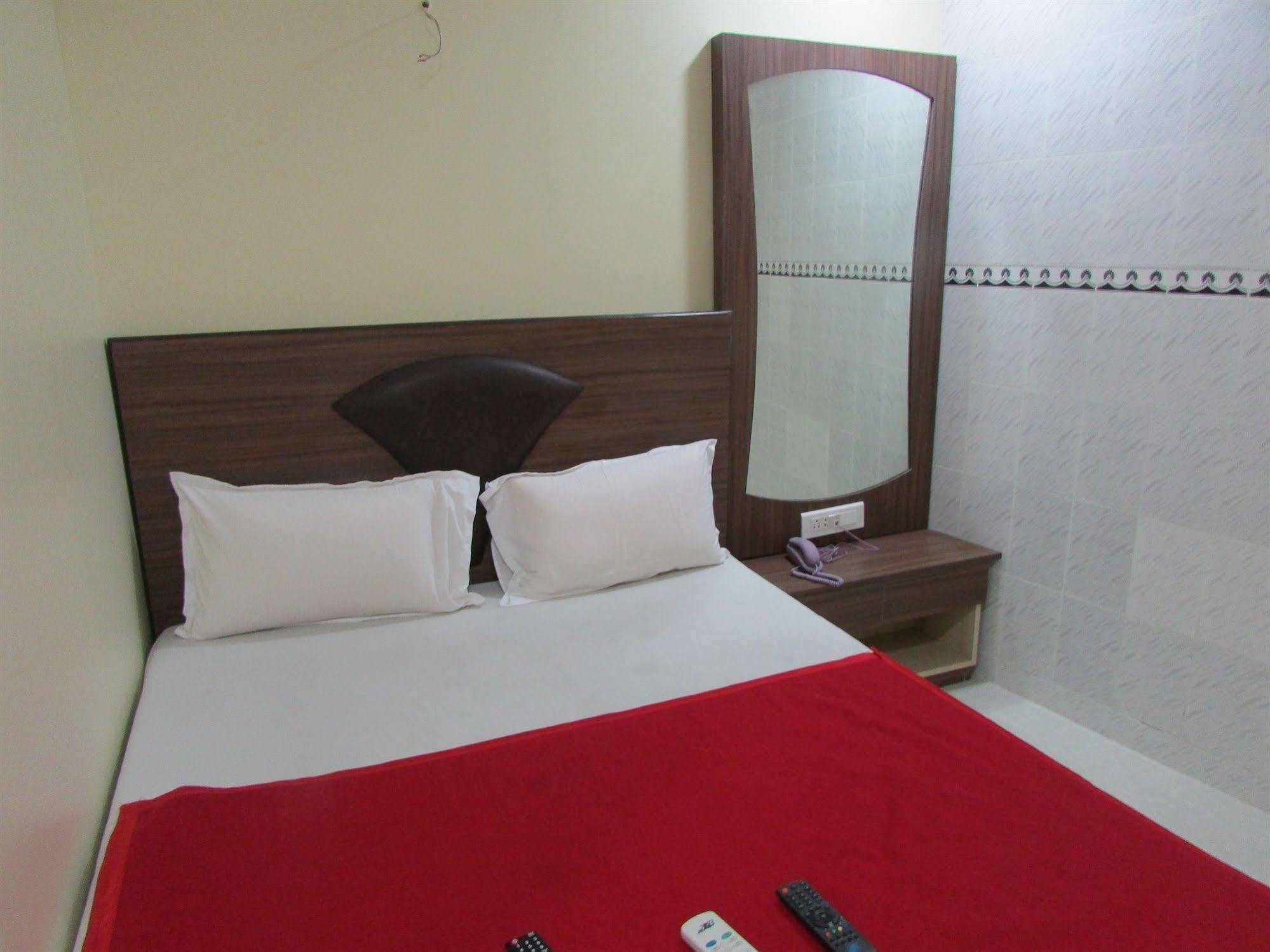 Hotel Royal Annex Bombay Esterno foto