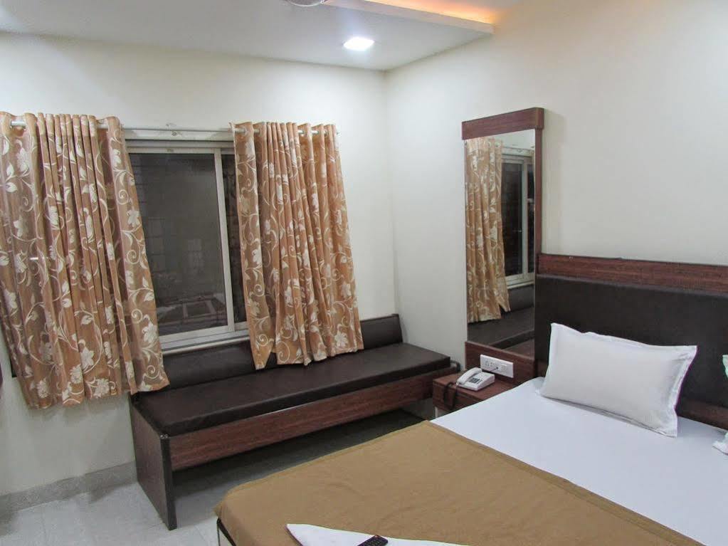 Hotel Royal Annex Bombay Esterno foto